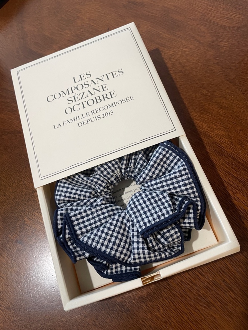 SÉZANE Gingham Scrunchie in Navy & White